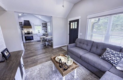 Dardanelle Casa | Nordin's Hillside Cottage Family/Pet FriendlyNear Lake Dardanelle and Mt. Nebo