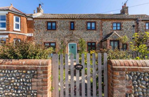 Bacton Casa | Norfolk - Cottage - Stay 8 - Pet Friendly - Garden