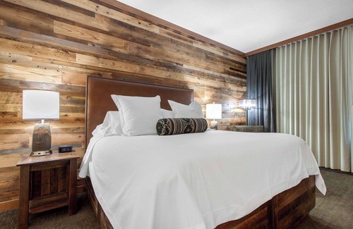 Norfolk Hotel | Norfolk Lodge & Suites, Ascend Hotel Collection