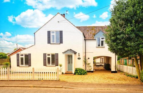 Heacham Casa | Norfolk Luxe Beach House Sleeps 8 Dog friendly