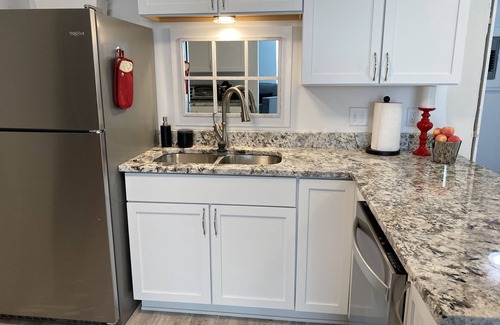 Norfolk Condominio | Norfolk luxury 2 bedroom upscale area by hospital