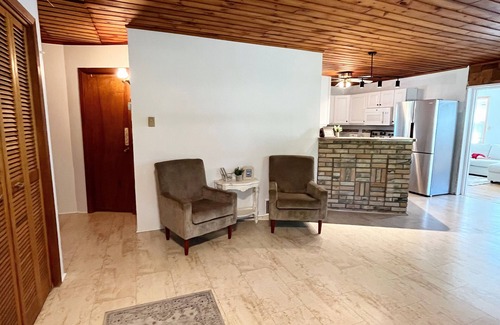 Dashwood Casa | Norman Heights Cottage - Beach Access
