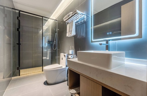 Haizhu Hotel | Norman Hotel - Guangzhou Haizhu District Binjiang East Road Subway - Free buffet breakfast - Free self-service laundry and drying - Free shuttle service during the Canton Fair in October and November