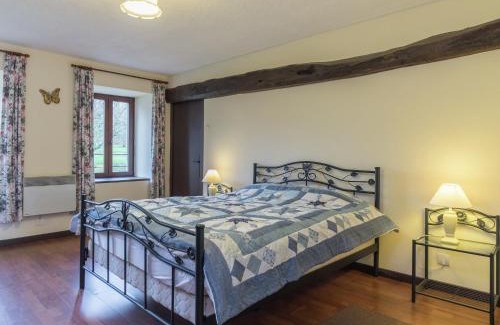 Sourdeval-les-Bois Casa | Normandy Countryside Stay