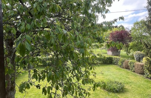 Beaumont-le-Roger Casa | Normandy house with large garden near Paris