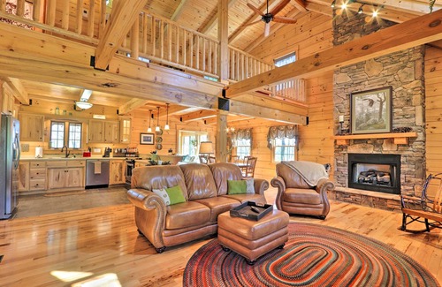 Rock Harbor Casa | Norris Lake Area Home w/ Spacious Deck + View!