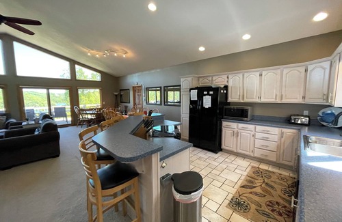 La Follette Complejo | Norris Lake Front Rentals: R4 Lake View House @ Deerfield Resort