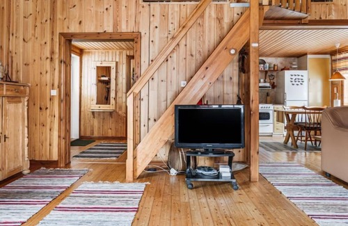 Vidsel Casa | Norrskensstugan by Interhome