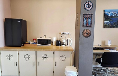 Gunners Cove Cabina | Norse Skol Accommodations