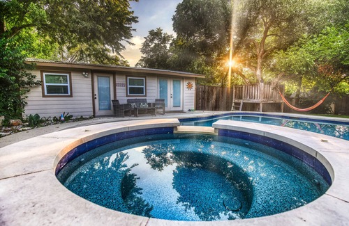 Pflugerville Cabaña | North Austin Poolside Casita