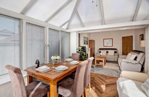 Rhos on Sea Casa | North Bay Bungalow