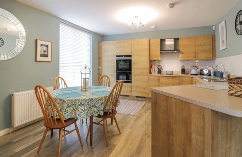 Prestwick Cabaña | NORTH BEACH, country holiday cottage, with a garden in Prestwick
