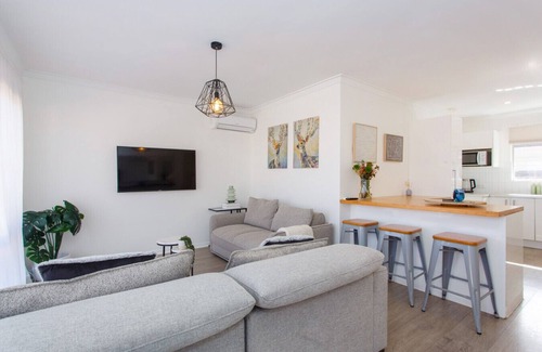 North Beach Apartamento | North Beach Nest – Walking Distance to North Beach