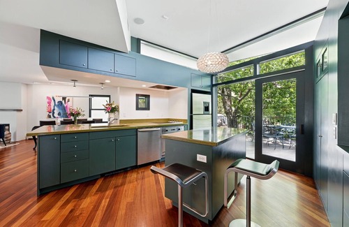 Newlands Casa | Modern on Alpine - Tres Birds Workshop Designed - Hormigón, metal y color