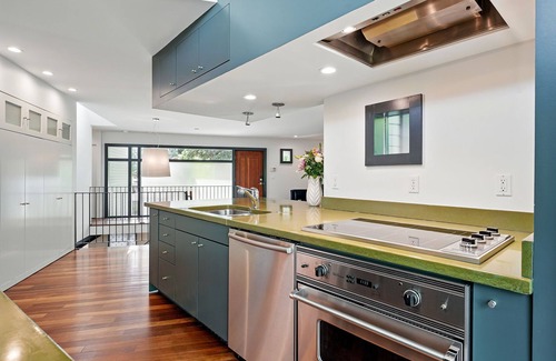 Newlands Casa | Modern on Alpine - Tres Birds Workshop Designed - Hormigón, metal y color