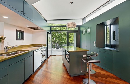 Newlands Casa | Modern on Alpine - Tres Birds Workshop Designed - Hormigón, metal y color