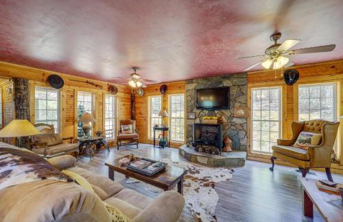 Micaville Casa | North Carolina Getaway with Covered Porches and Patio