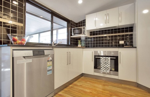 Mackay Casa | North Central Holiday Home
