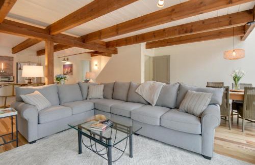 North Conway Casa | North Conway Townhome with Private Hot Tub and Deck!