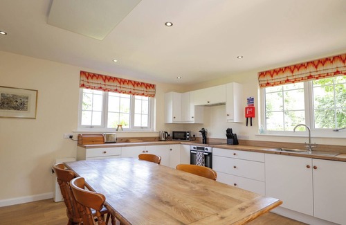 Nostie Cabaña | NORTH COTTAGE, pet friendly, country holiday cottage in Glenelg