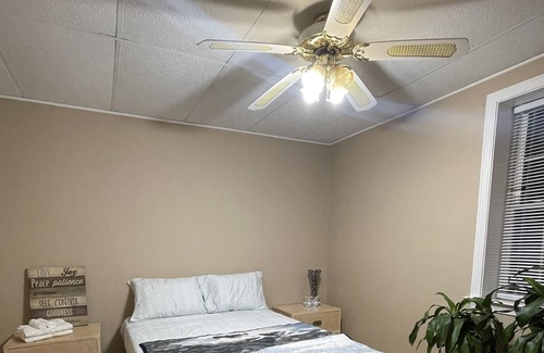 West Glens Falls Casa | North country escape 15 min north Lake George 15 minutes south Saratoga Springs