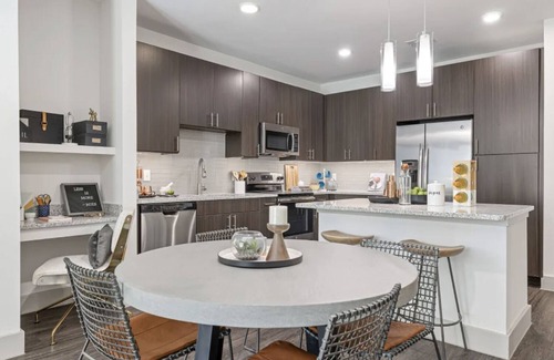 Vickery Meadow Apartamento | North Dallas Texas One Bedroom Apartment | Keller Hotels