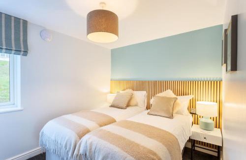 Hele Apartamento | North Devon Resort One bedroom sea view hot tub Residence