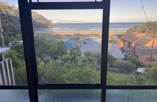 Waihi Beach Casa | North-End Beach Bach - Family charmer, amazing views, moments from the water.