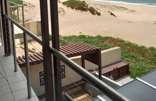 Central Coast Casa | North Entrance-beach Front House