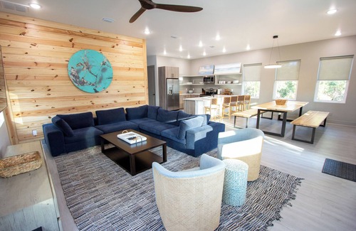 Carrabelle Casa | North Firefly - Resort Pool, 2-min. walk to Private Beach!