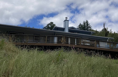 Brookings Casa | North Fork Chetco River House