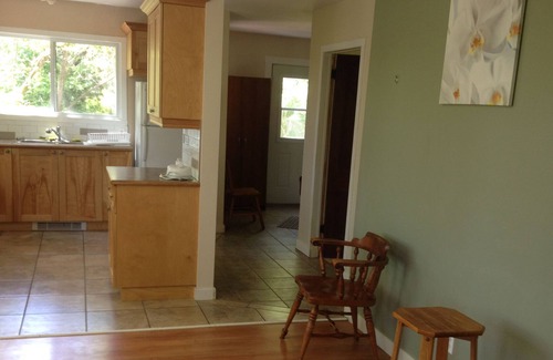 North Hatley Casa | North Hatley Private Serene one Bedroom Chalet ten Minute Walk From Village