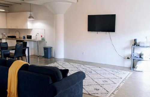 NoHo Arts District Apartamento | North Hollywood at its best!