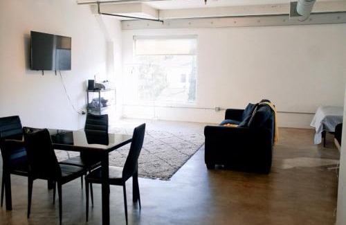 NoHo Arts District Apartamento | North Hollywood at its best!