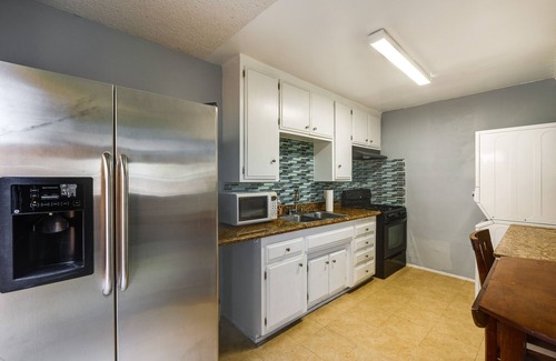 NoHo Arts District Casa | North Hollywood Home ~ 3 Mi to Universal Studios!
