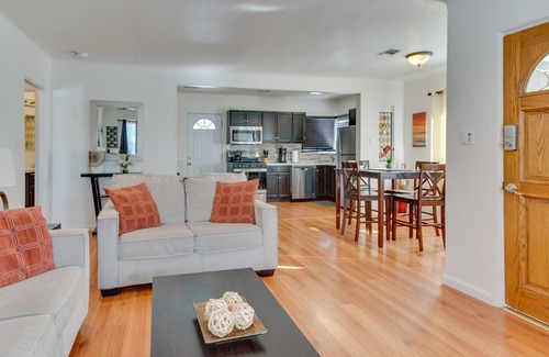 North Hollywood Casa | North Hollywood Getaway: 14 Mi to Downtown!