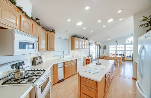 North Lakeport Casa | North Lakeport Home on Clear Lake: Boat + Unwind!