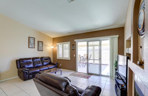 North Las Vegas Casa | North Las Vegas Home about 5 Mi to Fremont St!
