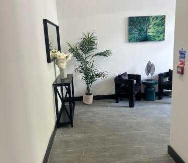 North Finchley Apartamento | North London 1-Bed Apt Sleeps 2 1 Min to Tube