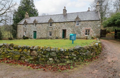 Alford Casa | North Mains Cottage - Craigievar Castle