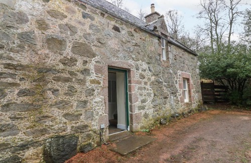 Alford Casa | North Mains Cottage - Craigievar Castle