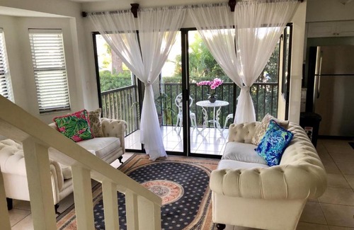 Palm River Estates Apartamento | North Naples apartment.