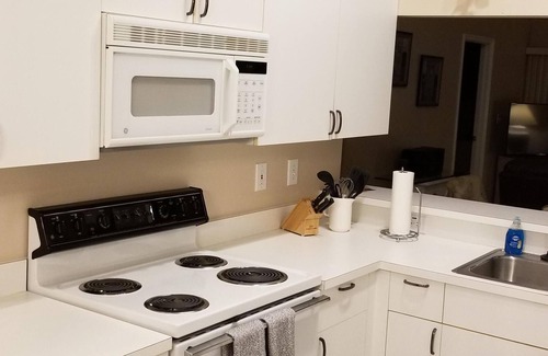 Palm River Estates Condominio | Naples, FL para la temporada de vacaciones o más, 2/2 Condo