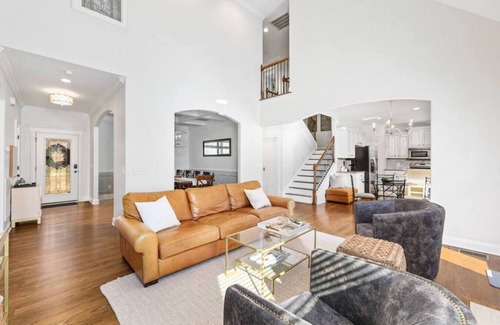 Cottontown Casa | North Nashville Swim and Relax