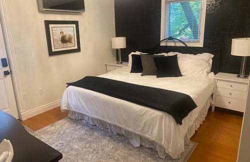 Stratford Cama Y Desayuno | North of Avon B&B Suites