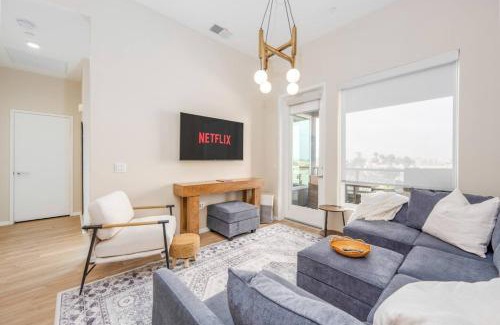 North Park Apartamento | North Park Penthouse King Beds Workspaces Parking