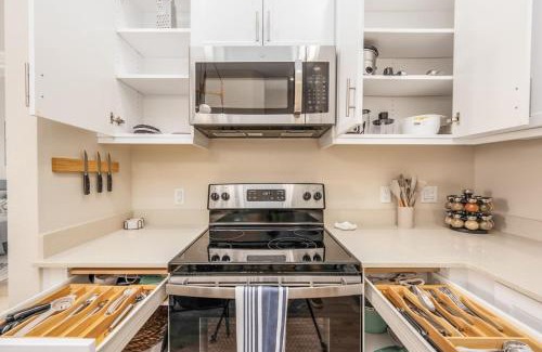North Park Apartamento | North Park Penthouse King Beds Workspaces Parking