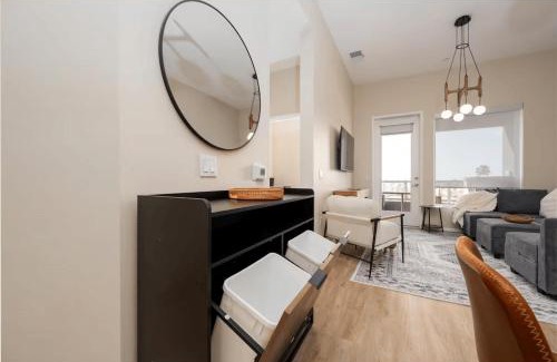 North Park Apartamento | North Park Penthouse King Beds Workspaces Parking