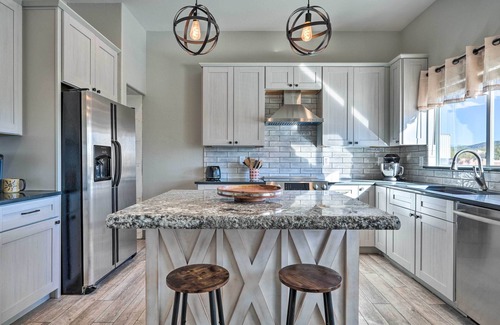 Desert Hills Casa | North Phoenix Desert Gem w/ Yard & Hot Tub!