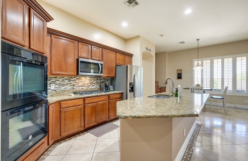 Norterra Casa | North Phoenix Single-Level Retreat: Work & Relax!